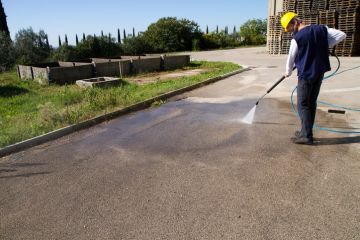 Concrete Cleaning, Power Washing in Brookfield, Wisconsin